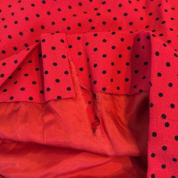 Vintage Valentino Suit. Tomato Red and Black Polka Dot Silk Lined -European 6 - Picture 15 of 15
